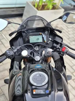 Yamaha R15 Black 2026