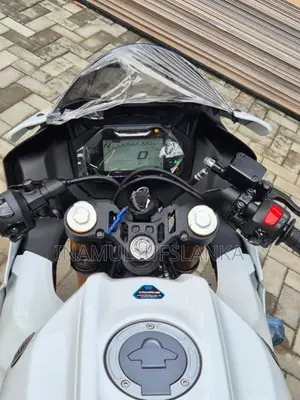 Yamaha R15 V40 2026