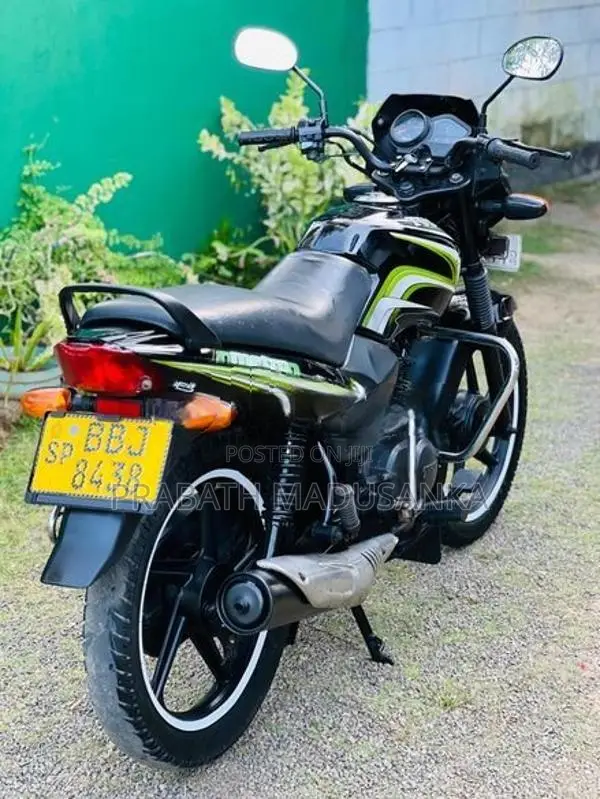 TVS Metro 2015