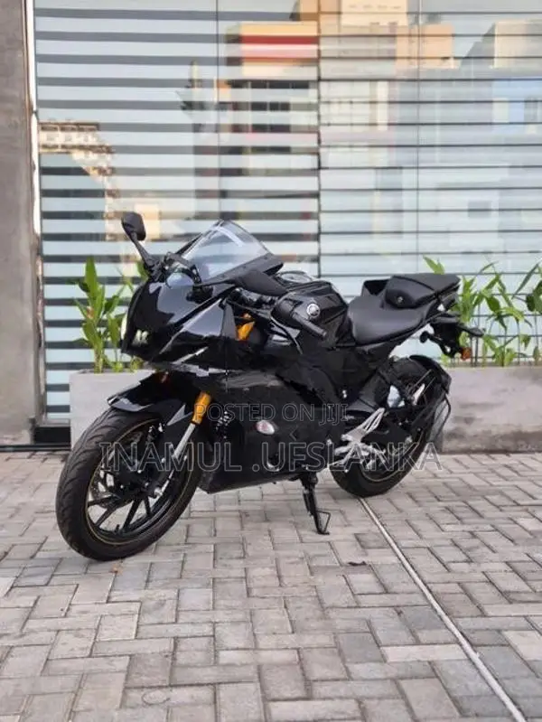 Yamaha R15 Black 2026