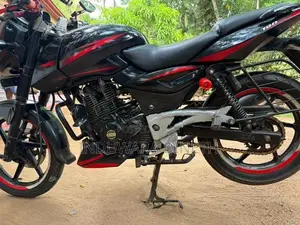 Bajaj Pulsar 180 2011