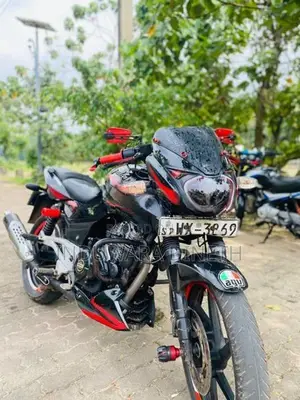Bajaj Pulsar 180 2011