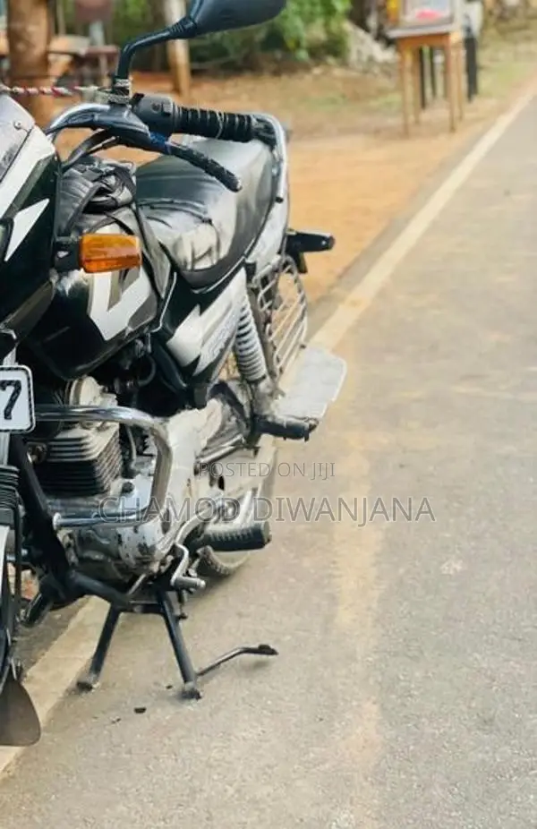 Bajaj CT100 2005