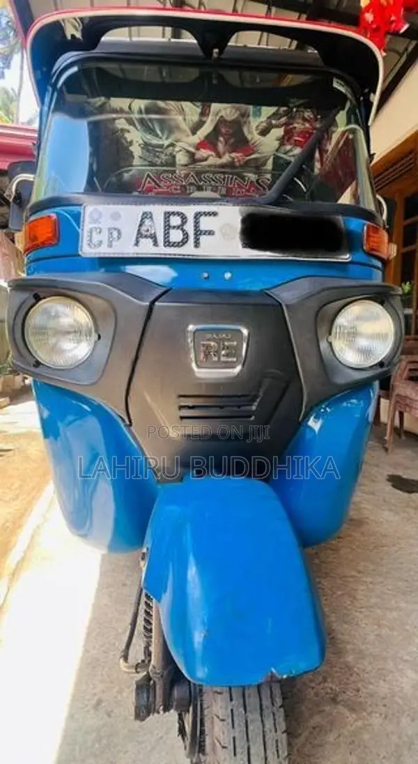 Bajaj RE 2015