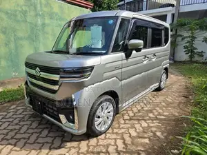 Suzuki Spacia Costom 2025