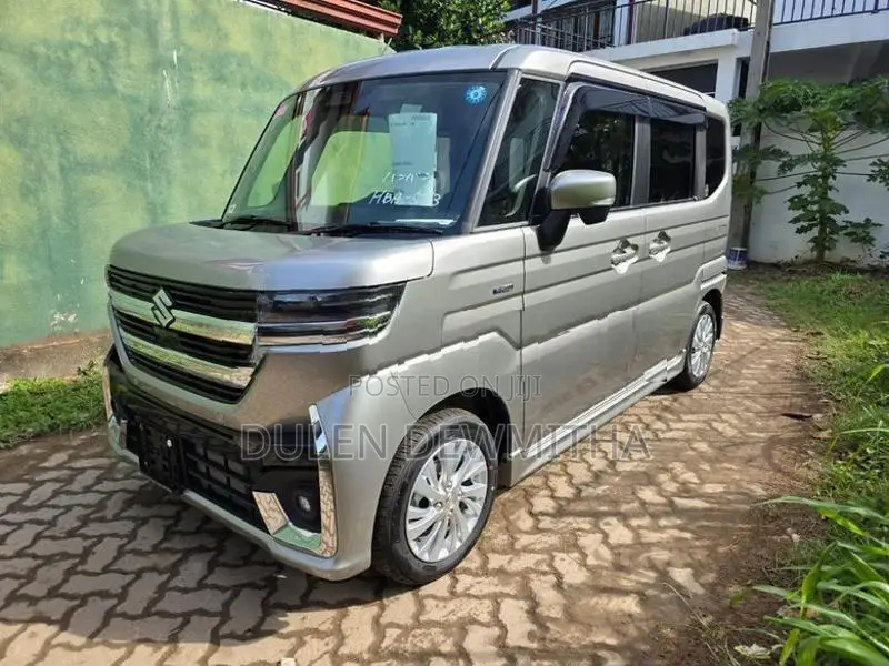 Suzuki Spacia Costom 2025
