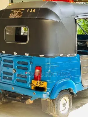 Bajaj RE 2015