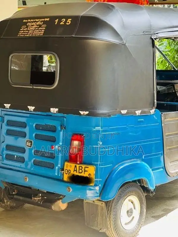 Bajaj RE 2015