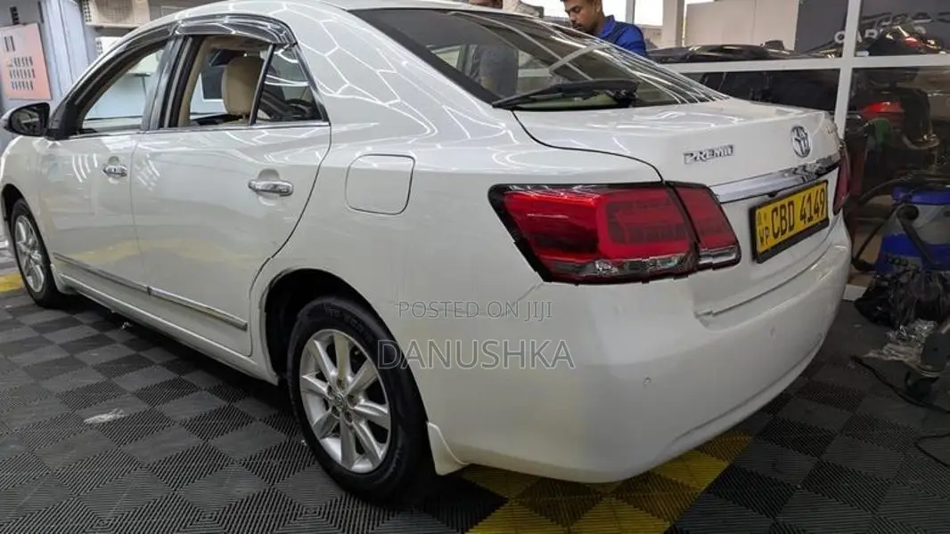 Toyota Premio 2018