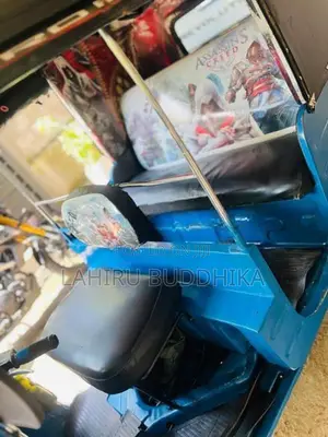 Bajaj RE 2015