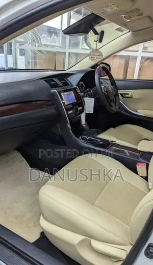 Toyota Premio 2018