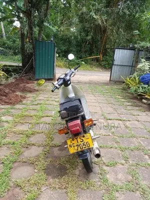 Honda Super Cub 2004