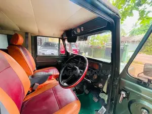 Mitsubishi J24 4DR5 1980
