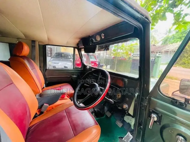 Mitsubishi J24 4DR5 1980