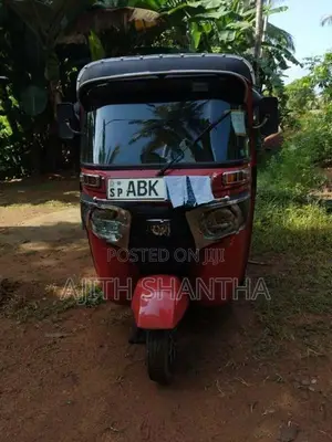 Bajaj RE 2016