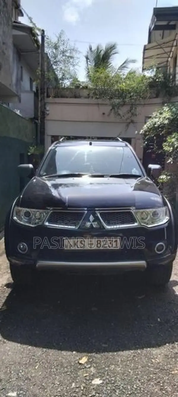 Mitsubishi Montero Sport 2011