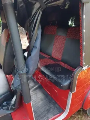 Bajaj RE 2016