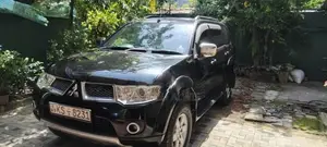 Mitsubishi Montero Sport 2011