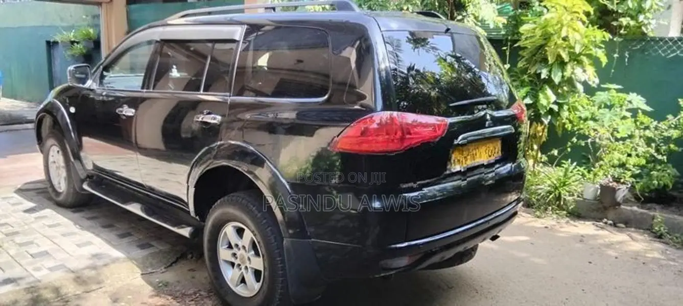 Mitsubishi Montero Sport 2011