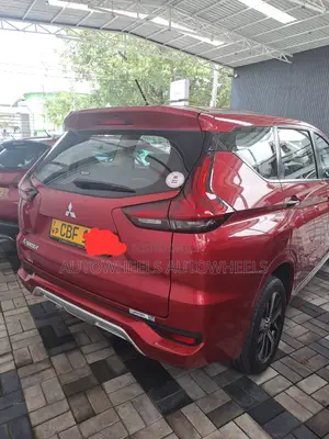 Mitsubishi Xpander GLX 2018 Red