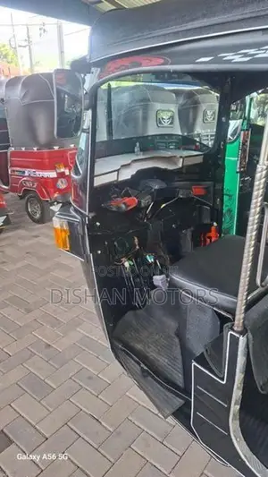 Bajaj RE 4 Strok 2013