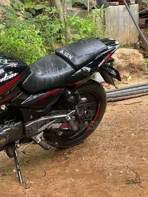 Bajaj Pulsar 180 2013