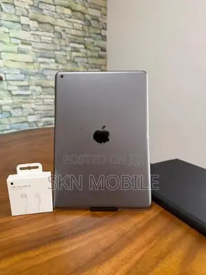 Apple iPad Air 9 Gen 64GB Wi-Fi