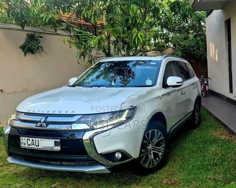Mitsubishi Outlander 7 Seater 2016