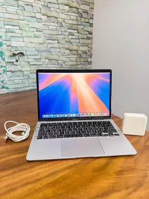 Apple MacBook Air i5 512GB 13.6”
