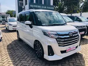 Toyota Roomy Custom GT 2025