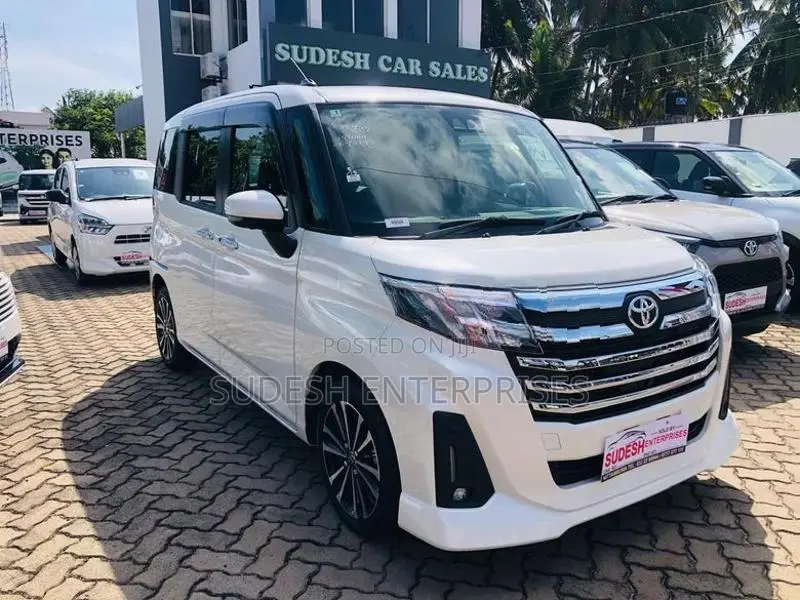 Toyota Roomy Custom GT 2025