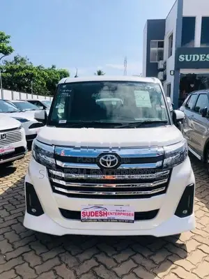 Toyota Roomy Custom GT 2025