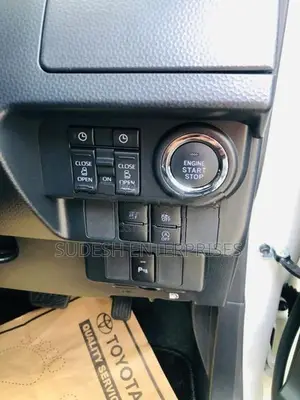 Toyota Roomy Custom GT 2025