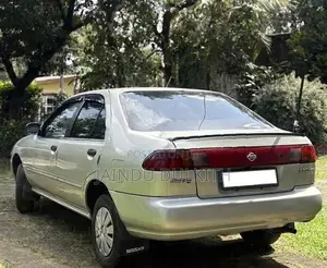 Nissan Sunny 1994