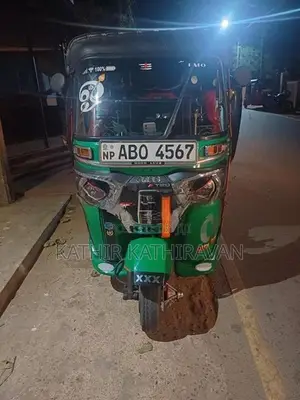 Bajaj RE 2019