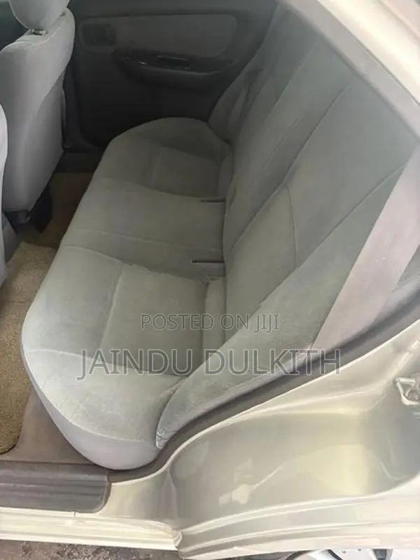 Nissan Sunny 1994