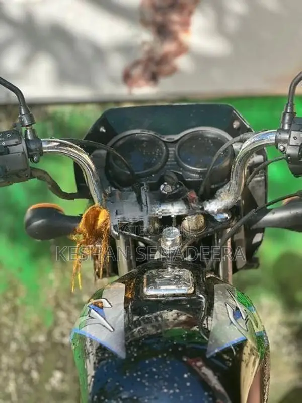 Bajaj CT100 2011