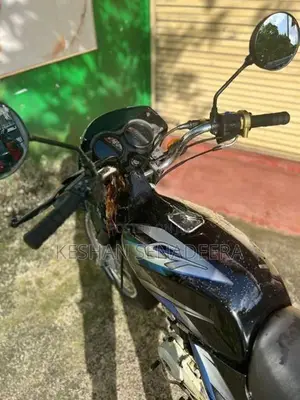 Bajaj CT100 2011