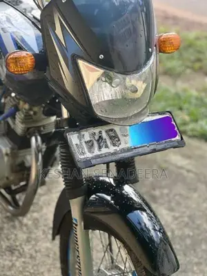 Bajaj CT100 2011
