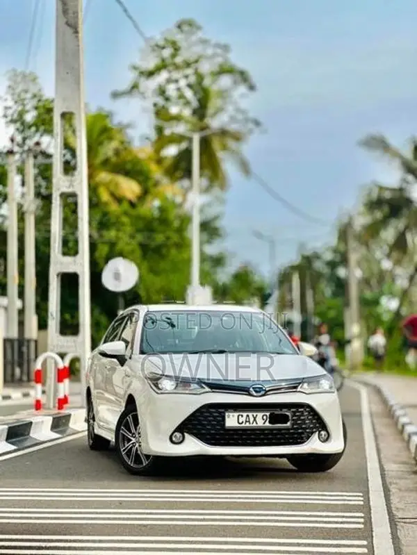Toyota Axio Hybrid Wxb 2017