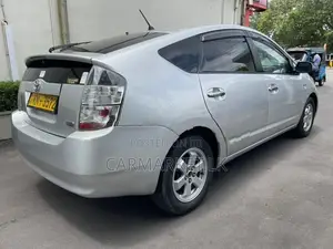 Toyota Prius NHW20 2011