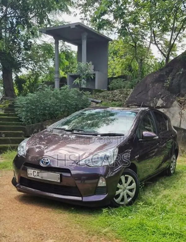 Toyota Aqua Limited 2014