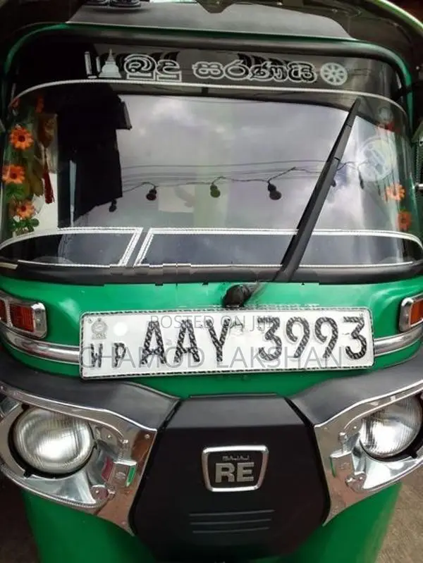 Bajaj RE 2015