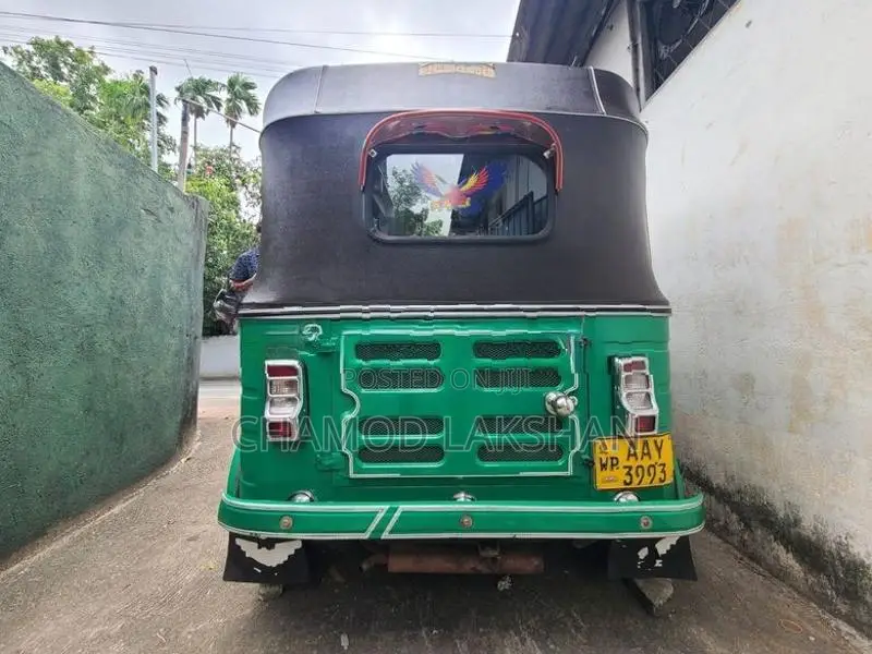 Bajaj RE 2015