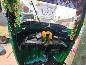 Bajaj RE 2015