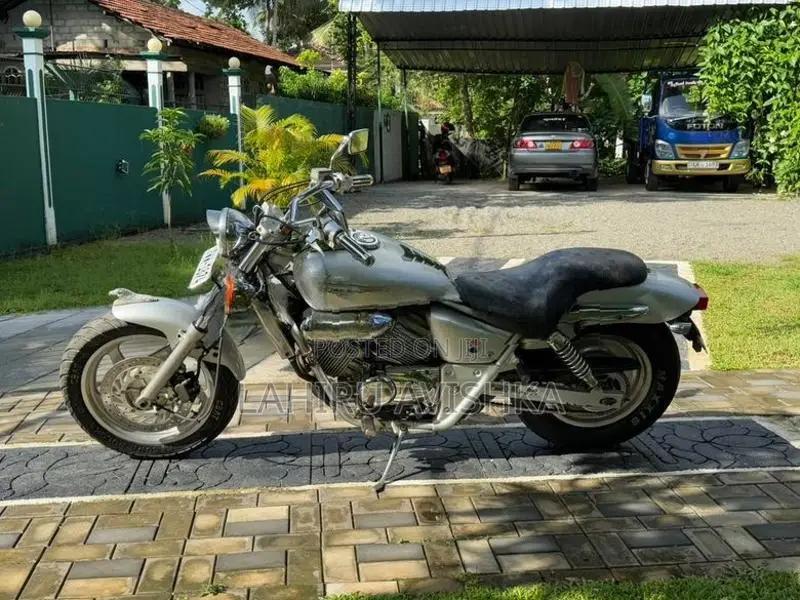 Honda Magna 250 2012