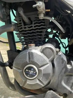 Bajaj Discover 125 125m 2015