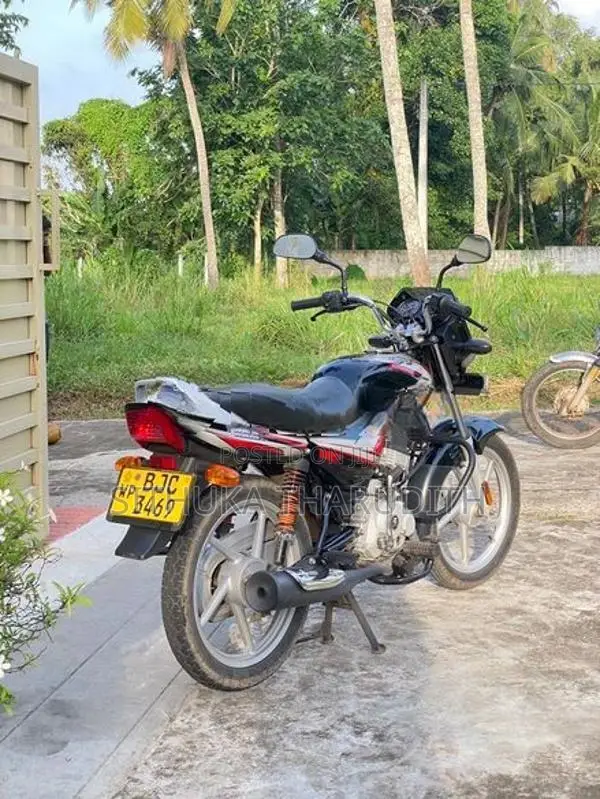 Bajaj CT100 2022