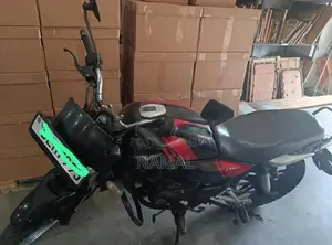 Bajaj V15 2016