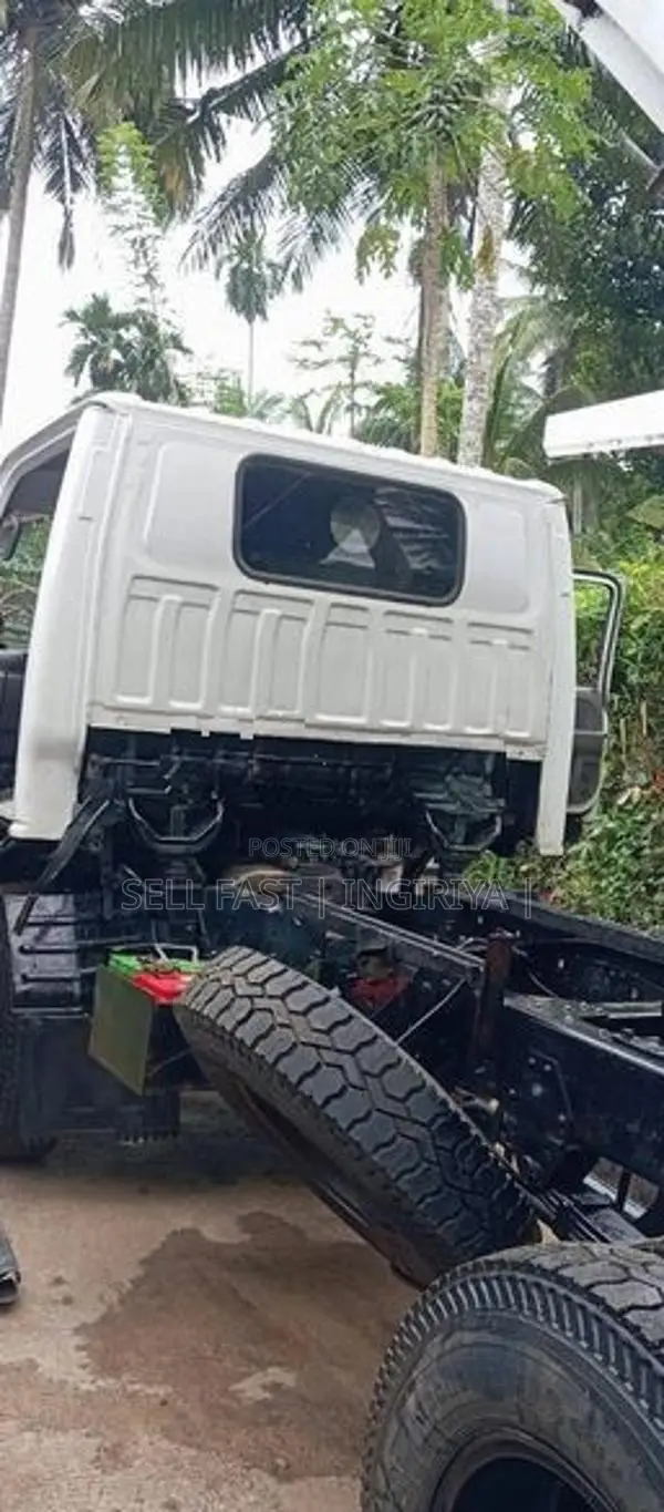 Isuzu Elf Tipper 1999